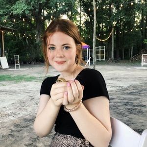 Meet your Posher, Kayla